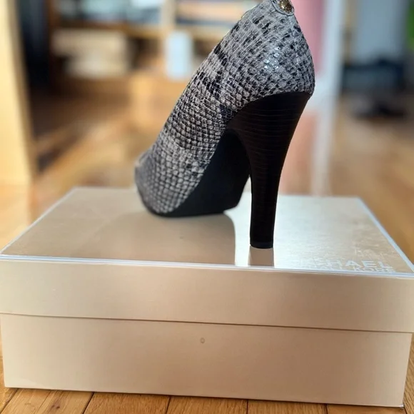 Michael Kors Women's Snakeskin Peep Toe Heels - Black and Gray - Picture 3 of 6